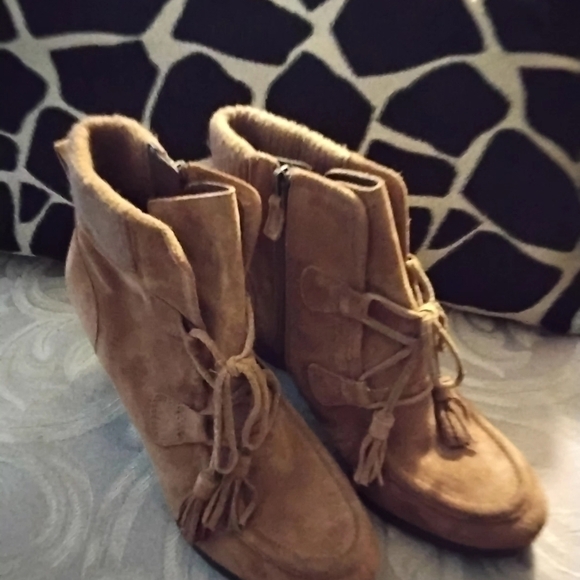 Franco Sarto Camel Wedge Boots w/ Fabric Backing - Picture 11 of 11